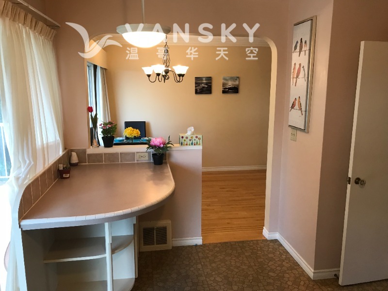 250729093114_kitchen 2.jpg